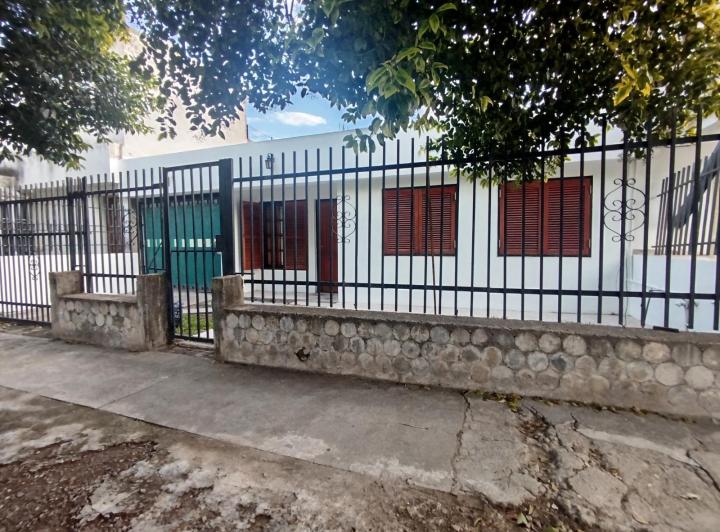 Casa · 121m² · 4 Ambientes · 1 Cochera