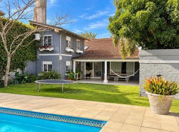 Casa · 195m² · 5 Ambientes · 4 Cocheras · Casa | Venta | 3 Dorm. | Pileta | Cochera | Boulogne | San Isidro