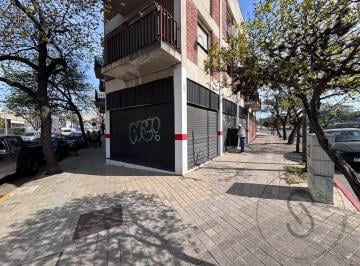 Local comercial · 750m² · Local Comercial en Bv. Guzman y Libertad