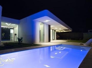 Casa de 4 ambientes, Russell · Casa en Venta en Barrio Portal Andino