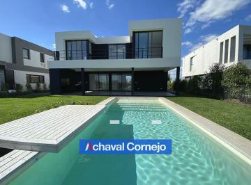 Casa · 190m² · 5 Ambientes · 2 Cocheras · Casa en Alquiler o Venta | Barrio Costas - 3 Dorm., Escritorio/playroom y Pileta