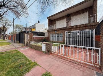 Casa · 140m² · 5 Ambientes · Blas Parera 852 - Casa de 2 Dorm. con Cochera y Patio en Alquiler - Alberdi, Rosario
