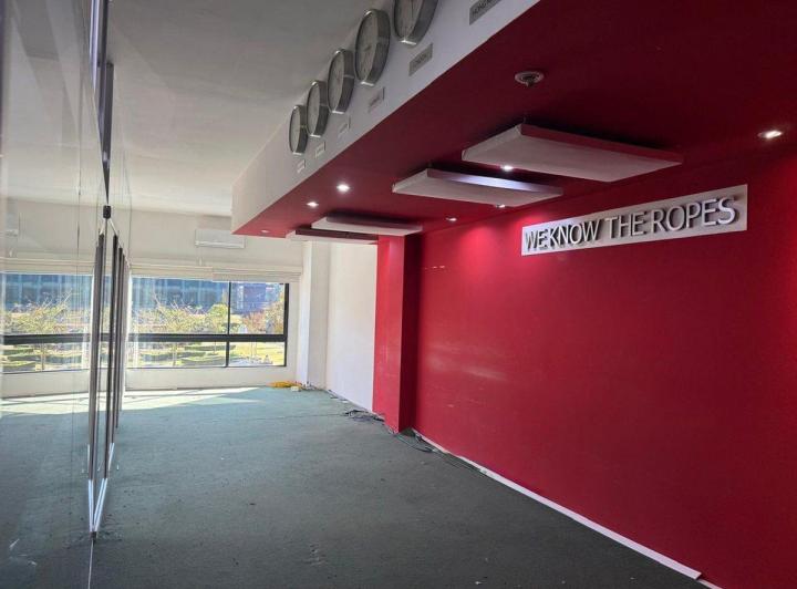 Oficina comercial · 90m² · 1 Cochera