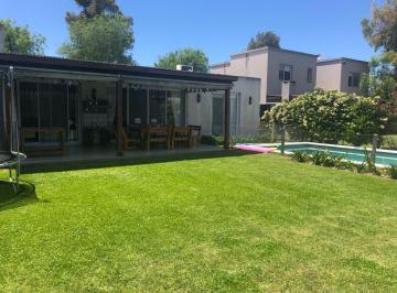 Casa · 160m² · 4 Ambientes · 2 Cocheras · Casa Alquiler Temporal La Comarca