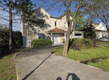 Casa · 200m² · 5 Ambientes · 2 Cocheras · Venta 5 Amb. con Pileta. Los Jazmines Pilar del Este Apto Credito