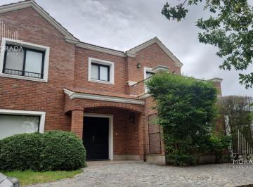 Casa · 380m² · 7 Ambientes · Venta Casa 5 Ambientes en Los Jazmines Pilar