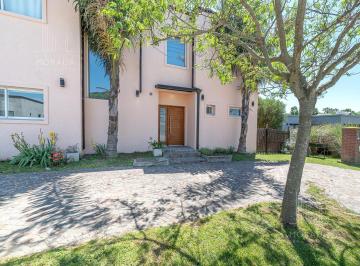 Casa · 160m² · 5 Ambientes · 3 Cocheras · Venta Casa 5 Ambientes Pilar