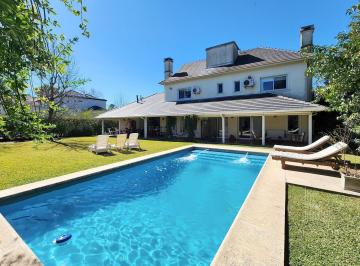 Casa · 298m² · 7 Ambientes · 4 Cocheras · Casa en Venta en El Barrio La Pradera, Pilar