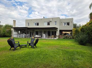 Casa · 78m² · 6 Ambientes · 4 Cocheras · Venta Casa 5 Ambientes en Barrio Los Pilres