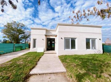 Casa · 156m² · 4 Ambientes · 1 Cochera · Casa en Venta 4 Ambientes Pilar del Este San Ramon