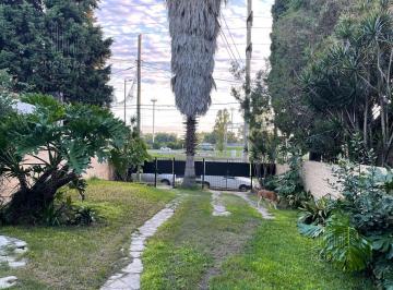 Casa · 149m² · 4 Ambientes · 4 Cocheras · Casa en San Isidro 4 Amb a Refacc con Lote de 333 m² Sobre Colectora