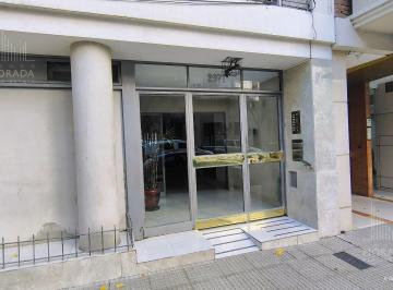 Departamento · 47m² · 3 Ambientes · Dpto de 3 Amb a Reciclar. Excelente Zona