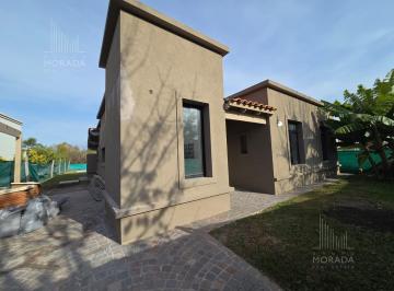 Casa · 150m² · 4 Ambientes · 4 Cocheras · Casa en Santa Elena