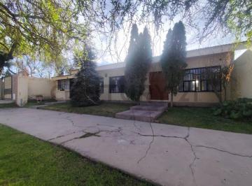 Casa · 320m² · 6 Ambientes · 2 Cocheras · Venta Casa 6 Ambientes Luján de Cuyo