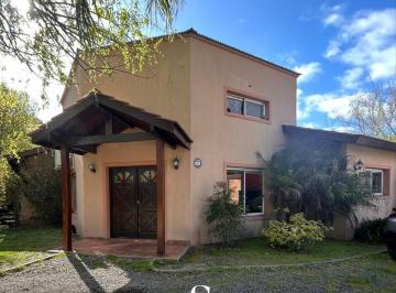 Casa · 1195m² · 5 Ambientes · 2 Cocheras · Venta Casa 4 Ambientes en Barrio Las Lomadas, Los Cardales