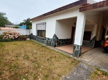 Casa · 60m² · 3 Ambientes · 1 Cochera · Casa Venta San Clemente Fondo con Parque