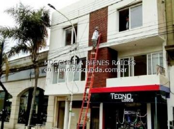 Casa de 3 ambientes, Lobos · Casa de 200 m² con 3 Dorm. en Venta en Lobos