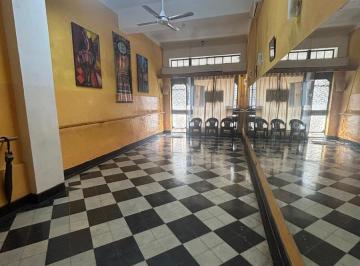 Local comercial · 78m² · 3 Ambientes · Hermoso Local Todo Planta Baja! 78 m². Junin 145