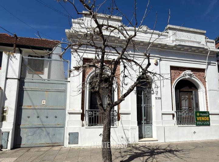 Casa · 178m² · 4 Ambientes · 1 Cochera