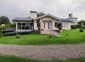 Casa de 3 ambientes, Villa General Belgrano · Moderna y Amplia Casa en Venta