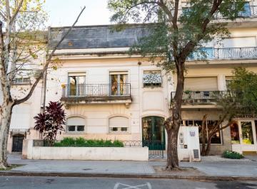 Casa · 175m² · 5 Ambientes · 1 Cochera · Casa en Planta Baja de 2 Dorm. con Patio Sobre Bv. Oroño