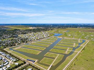 Terreno · 500m² · 1 Ambiente · Lote Sobre El Canal Central en Funes Lakes