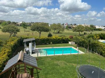 Casa de 6 ambientes, Pilar · Casa en Alquiler Pilar del Este