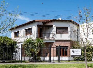Oficina comercial · 133m² · 3 Dormitorios · Casa en Venta 33 E/ 28 y 29