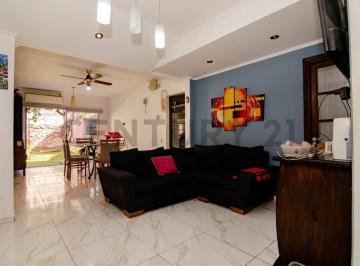 Casa · 165m² · 6 Ambientes · 2 Cocheras · Venta Casa de 2/3 Dorm. con Frente de Local y Cochera Doble en Alvear, Rosario