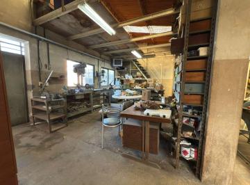 Local comercial · 286m² · 1 Cochera · Alquiler Depósito con Local y Cochera Caseros - Sin Expensas