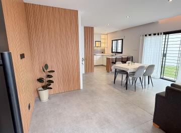 Casa · 85m² · 3 Ambientes · 1 Cochera · Casa 3 Amb Remodelada Muñiz, San Miguel a Estrenar