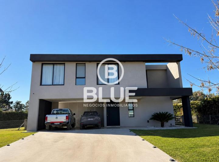 Casa · 185m² · 5 Ambientes · 6 Cocheras