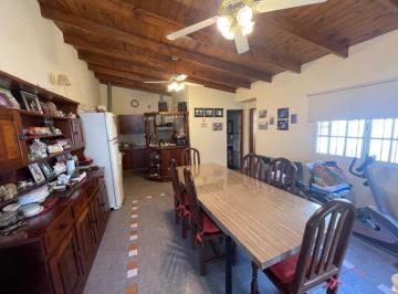 Casa de 5 ambientes, La Plata · Venta Casa con Quincho o Departamento con Posibulidad de Independencia - La Plata - Zona Sur