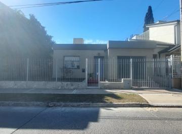 Casa · 268m² · 3 Dormitorios · 1 Cochera · Casa en Venta Colinas de Vélez Sarsfield Oportunidad