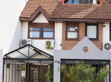 Casa · 146m² · 4 Ambientes · 1 Cochera · Venta Chalet 4 Amb. - Garaje - Parrilla - Colegiales