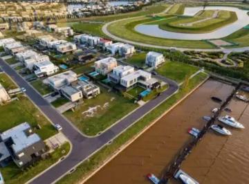 Terreno · 483m² · 1 Ambiente · 1 Cochera · Lote en Venta Vila Marina II Frente Al Rio con Amarra