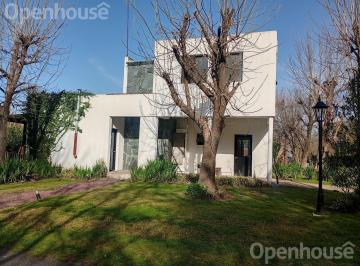 Casa · 93m² · 3 Ambientes · 2 Cocheras · Venta - Casa 3 Ambientes - B° Privado La Cuesta - C/escritorio y Parque - Apto Crédito
