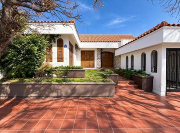 Casa · 192m² · 4 Ambientes · Casa - San Martin