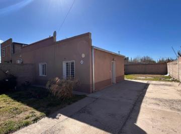 Casa de 3 ambientes, Cipolletti · Casa de 2 Dorm. en Alquiler en Ferri