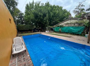 Casa · 102m² · 4 Ambientes · 3 Cocheras · Casa de 3 Dorm. en Venta en Villa Elisa, La Plata