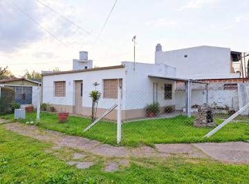 Casa · 50m² · 2 Ambientes · 1 Cochera · Casa en Venta en La Plata en Esquina