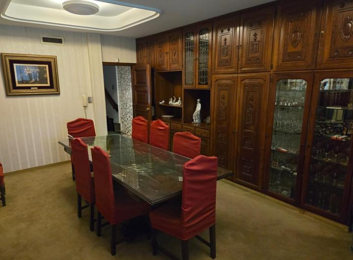 Casa · 279m² · 5 Ambientes · 3 Cocheras