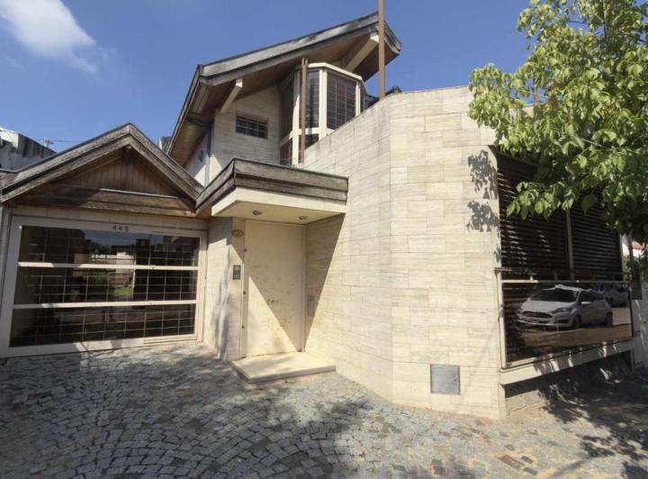 Casa · 165m² · 4 Ambientes · 1 Cochera