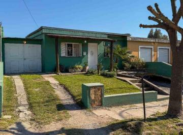Casa · 70m² · 4 Ambientes · 1 Cochera · Casa en Venta - 2 Dorm. - Ijurco 2300