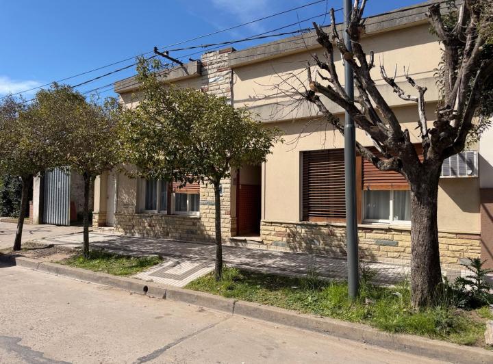 Casa · 150m² · 4 Ambientes · 1 Cochera
