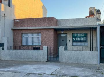 Casa · 75m² · 5 Ambientes · Casa Reciclada en Venta! 2 Dorm., Patio y Terraza! 63.000 Usd.