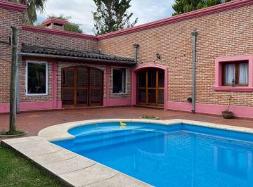 Casa · 160m² · 4 Ambientes · 1 Cochera · Casa en Alquiler Barrio Santa Maria de Tigre