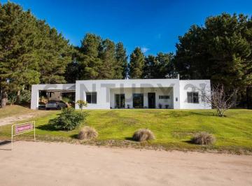 Casa · 128m² · 4 Ambientes · 1 Cochera · Casa en Venta Costa Esmeralda Senderos I