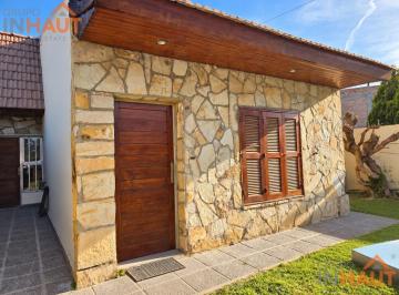 Casa · 450m² · 7 Ambientes · 2 Cocheras · Casa en Cipolletti