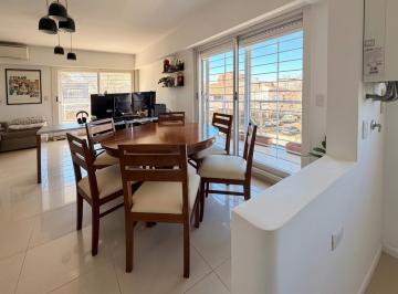 Departamento · 47m² · 2 Ambientes · 1 Cochera · Venta Departamento 2 Ambientes Al Frente con 2 Balcones y Terraza Propia en Agronomia - Cochera Cub.